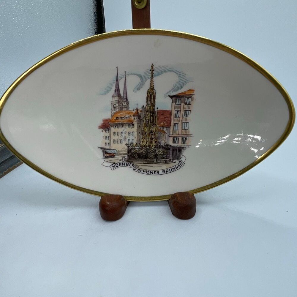 Vintage Lindner Kueps Bavaria, Germany “ Schoner Brunnen” ( fountain) trinket di